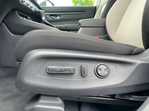 Certified 2025 Honda CR-V EX image 24