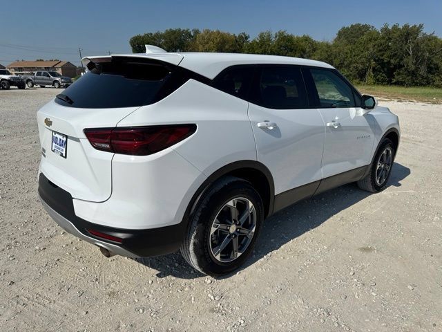 Used 2025 Chevrolet Blazer LT FWD image 7