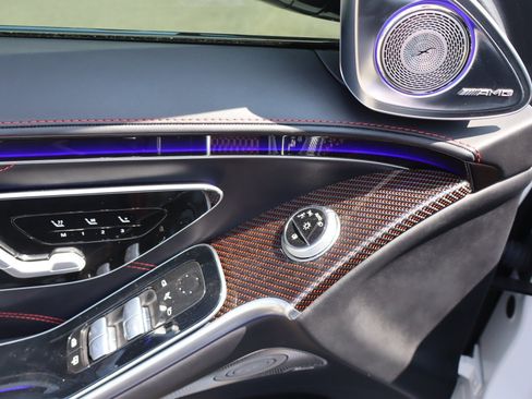 Used 2024 Mercedes-Benz S 63 AMG S w/ Carbon Fiber Exterior Package image 36