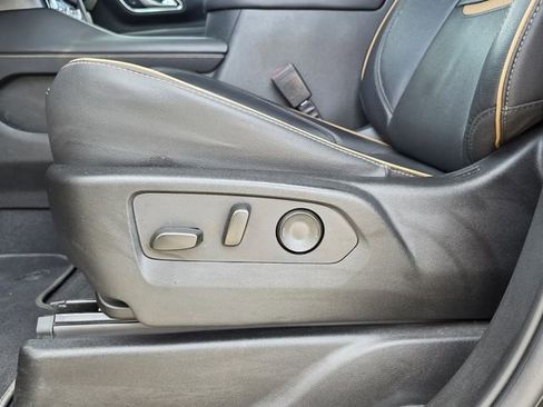 Used 2023 GMC Yukon AT4 w/ Technology Package image 14