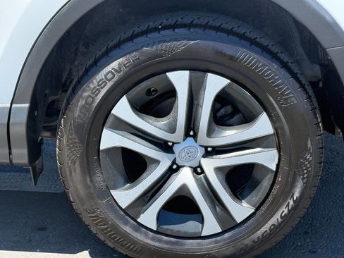 Used 2018 Toyota RAV4 LE w/ All Weather Liner Package FWD image 16