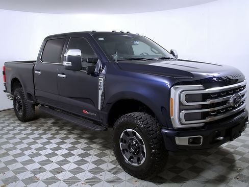 Used 2023 Ford F350 Platinum w/ Tremor Off-Road Package AWD/4WD image 7