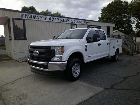 Used 2022 Ford F250 XL w/ Power Equipment Group image 3