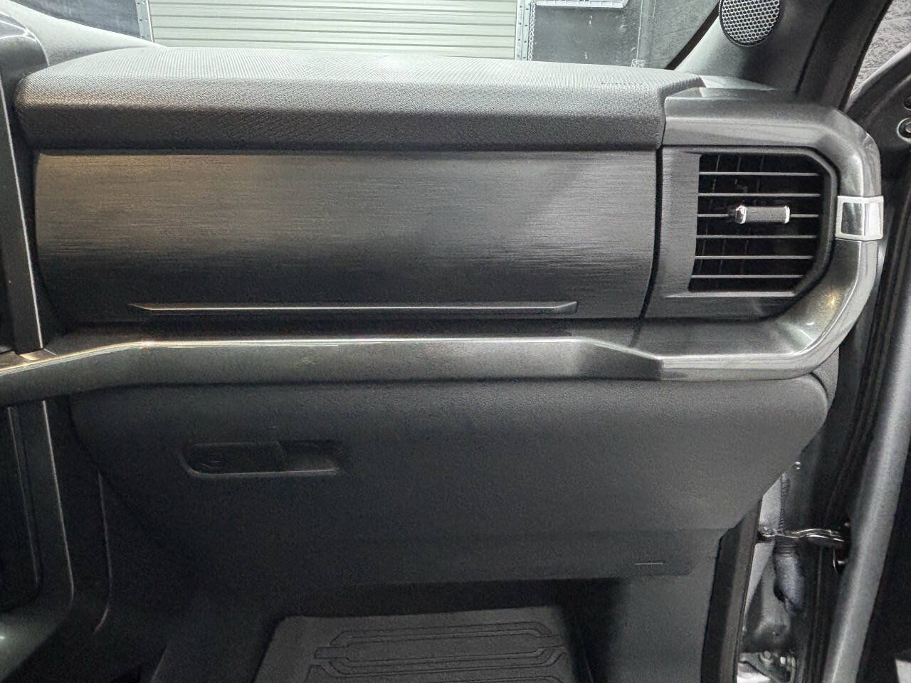 Used 2023 Ford F150 4x4 SuperCrew image 32