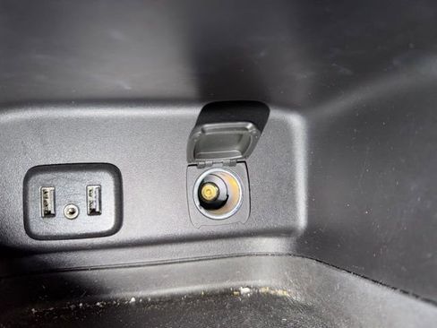 Used 2018 Chevrolet Equinox LT image 29