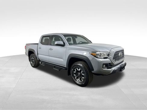 Used 2019 Toyota Tacoma TRD Off-Road image 8