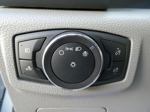 Used 2018 Ford F150 XLT w/ Equipment Group 302A Luxury image 24