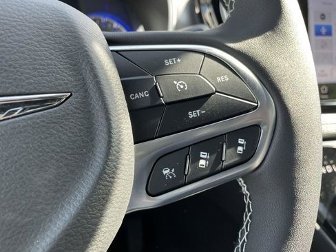 New 2026 Chrysler Pacifica Select image 14