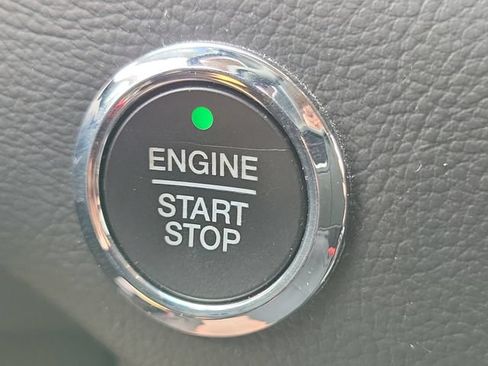 Used 2018 Ford Edge SE AWD/4WD image 15