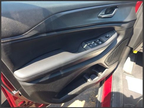 Used 2024 Jeep Grand Cherokee Laredo X AWD/4WD image 11