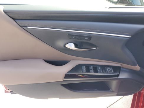 Used 2025 Lexus ES 350 w/ Premium Package image 23