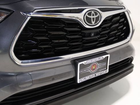 Used 2021 Toyota Highlander Limited image 27