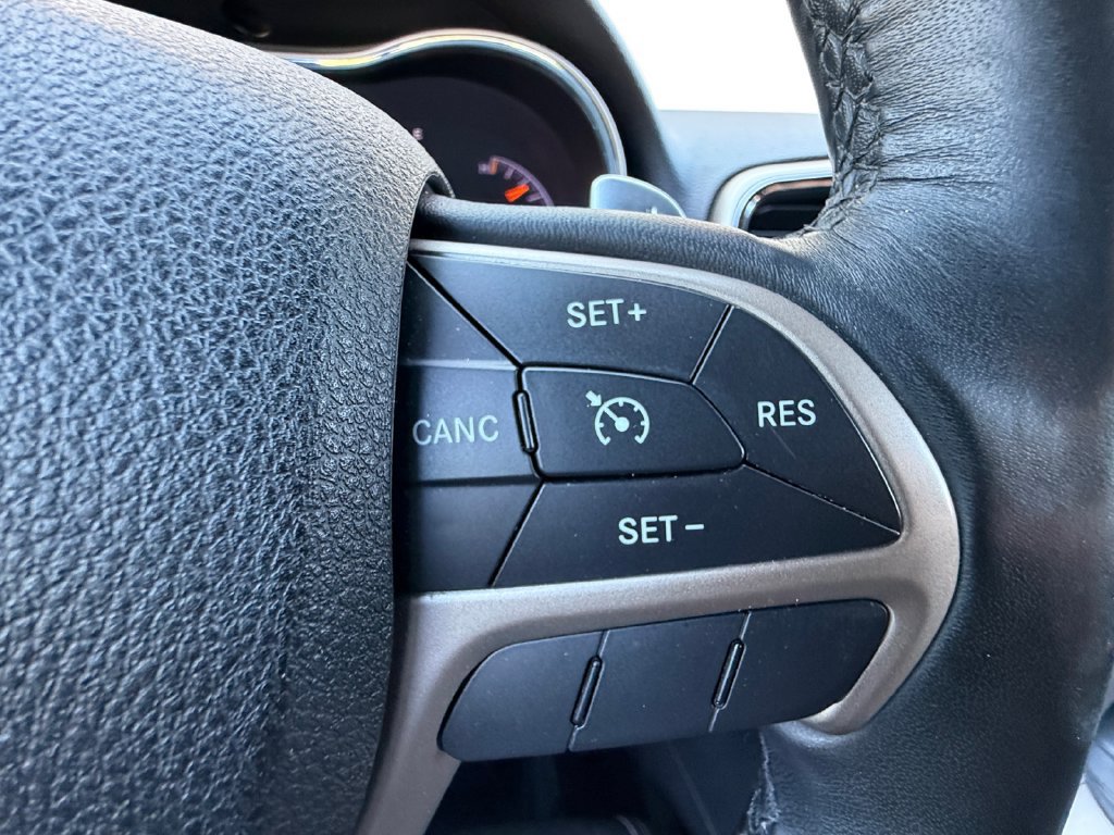 Used 2014 Jeep Grand Cherokee Limited AWD/4WD image 24