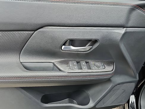 New 2026 Nissan Kicks SR w/ SR Premium Package image 8