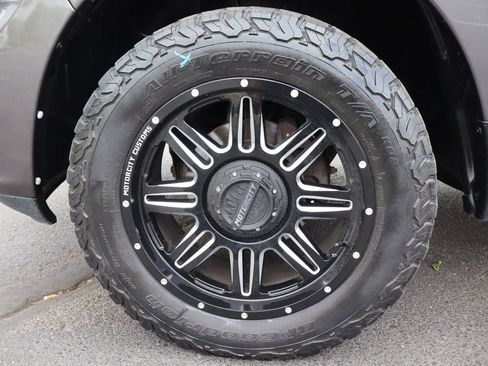 Used 2017 RAM 1500 Express w/ Express Value Package AWD/4WD image 40