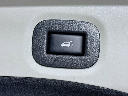Used 2019 Nissan Rogue SV AWD/4WD image 28