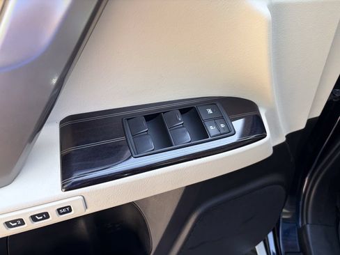 Used 2021 Lexus GX 460 Luxury w/ Sport Design Package AWD/4WD image 16