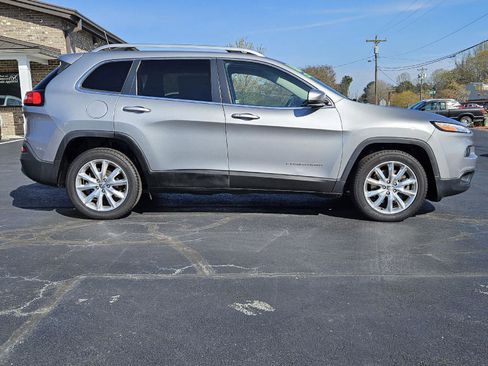 Used 2016 Jeep Cherokee Limited image 24