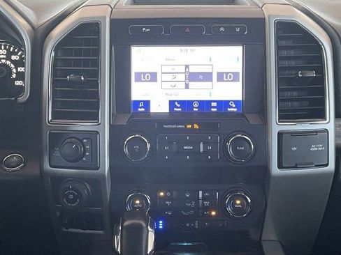 Used 2020 Ford F150 Lariat w/ Max Trailer Tow Package AWD/4WD image 13