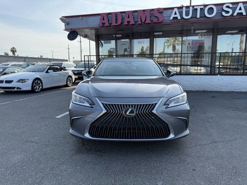 Used 2019 Lexus ES 350 w/ Premium Package image 8