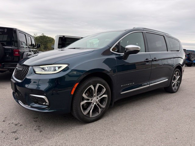 Used 2025 Chrysler Pacifica Pinnacle AWD/4WD image 7