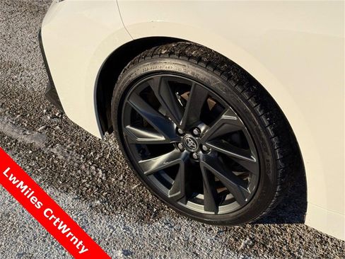 Used 2025 Toyota Corolla SE image 10