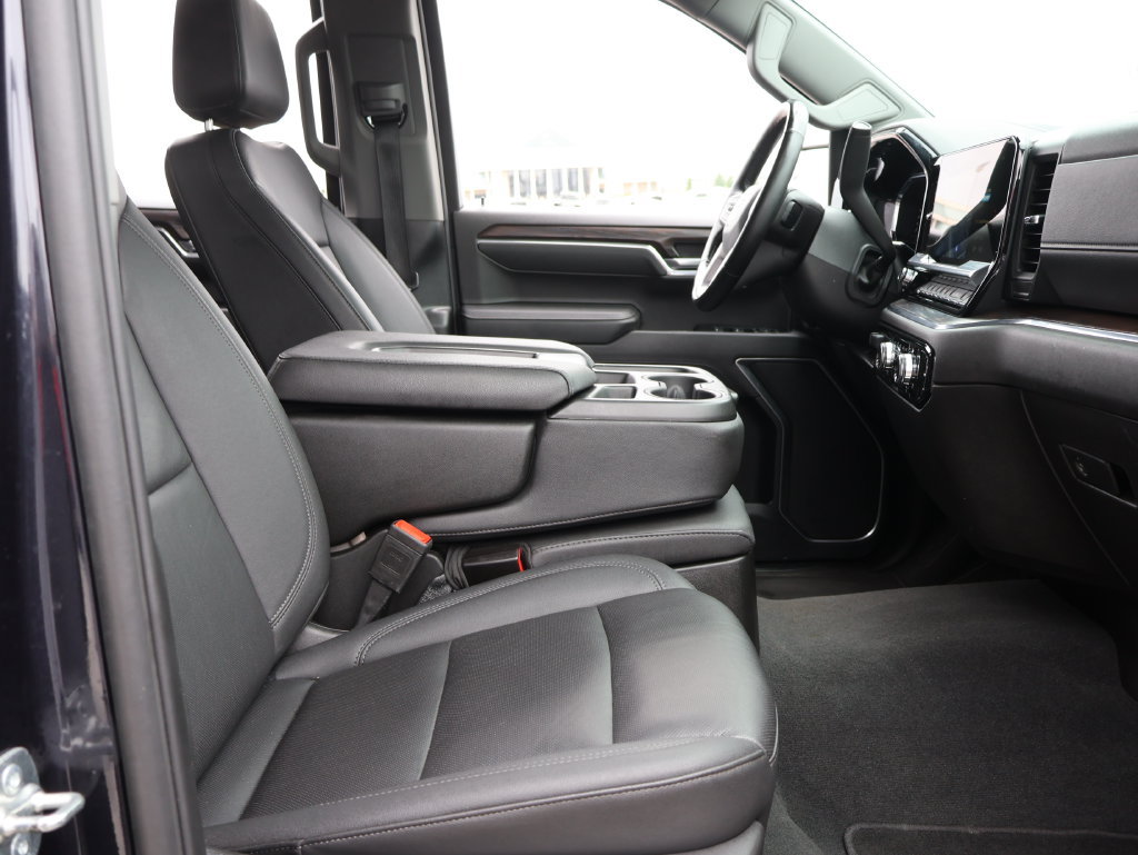 Used 2025 GMC Sierra 1500 SLT AWD/4WD image 9