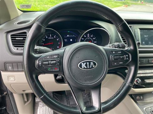 Used 2017 Kia Sedona LX w/ LX Essentials Premium Package FWD image 68