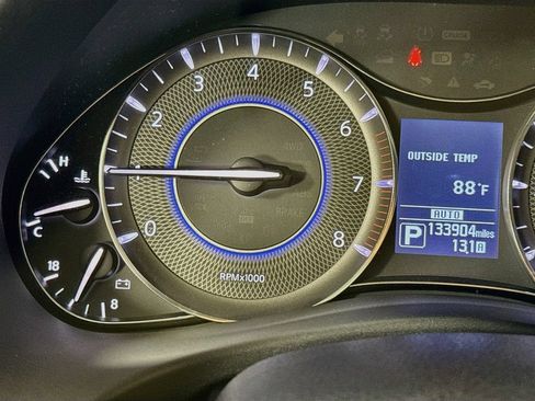 Used 2014 INFINITI QX80 4WD w/ Deluxe Touring Package image 16