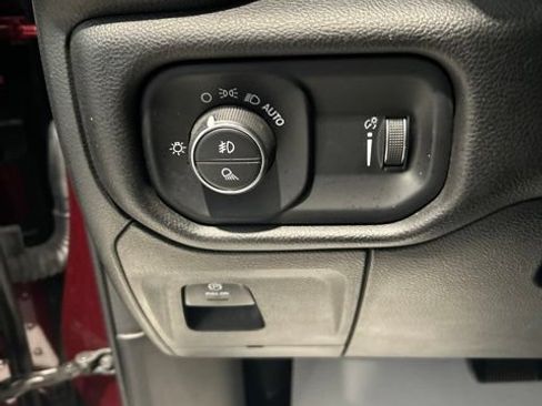 Used 2023 RAM 1500 Big Horn AWD/4WD image 9