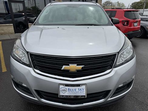 Used 2017 Chevrolet Traverse LS FWD image 2