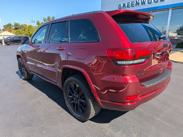 Used 2022 Jeep Grand Cherokee Laredo X AWD/4WD image 3