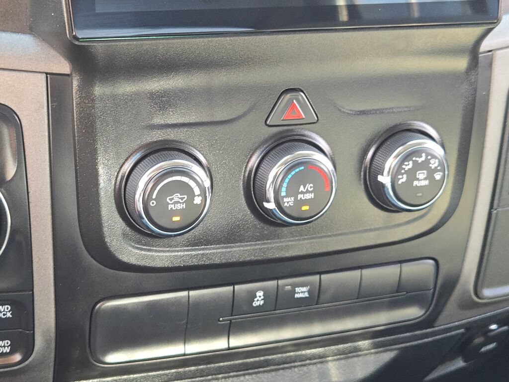 Certified 2018 RAM 1500 Express AWD/4WD image 29