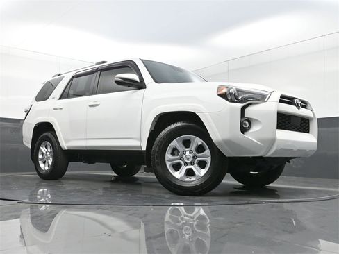 Used 2021 Toyota 4Runner SR5 Premium image 24