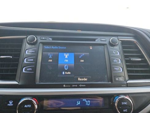 Used 2019 Toyota Highlander XLE image 52