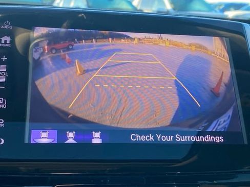 Used 2017 Honda Pilot Touring image 20