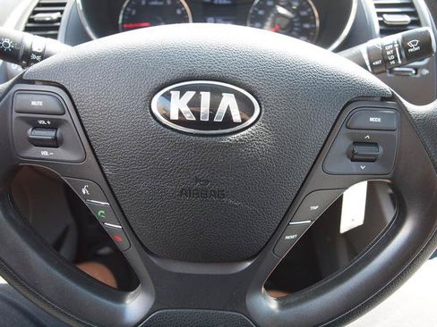 Used 2016 Kia Forte LX FWD image 9