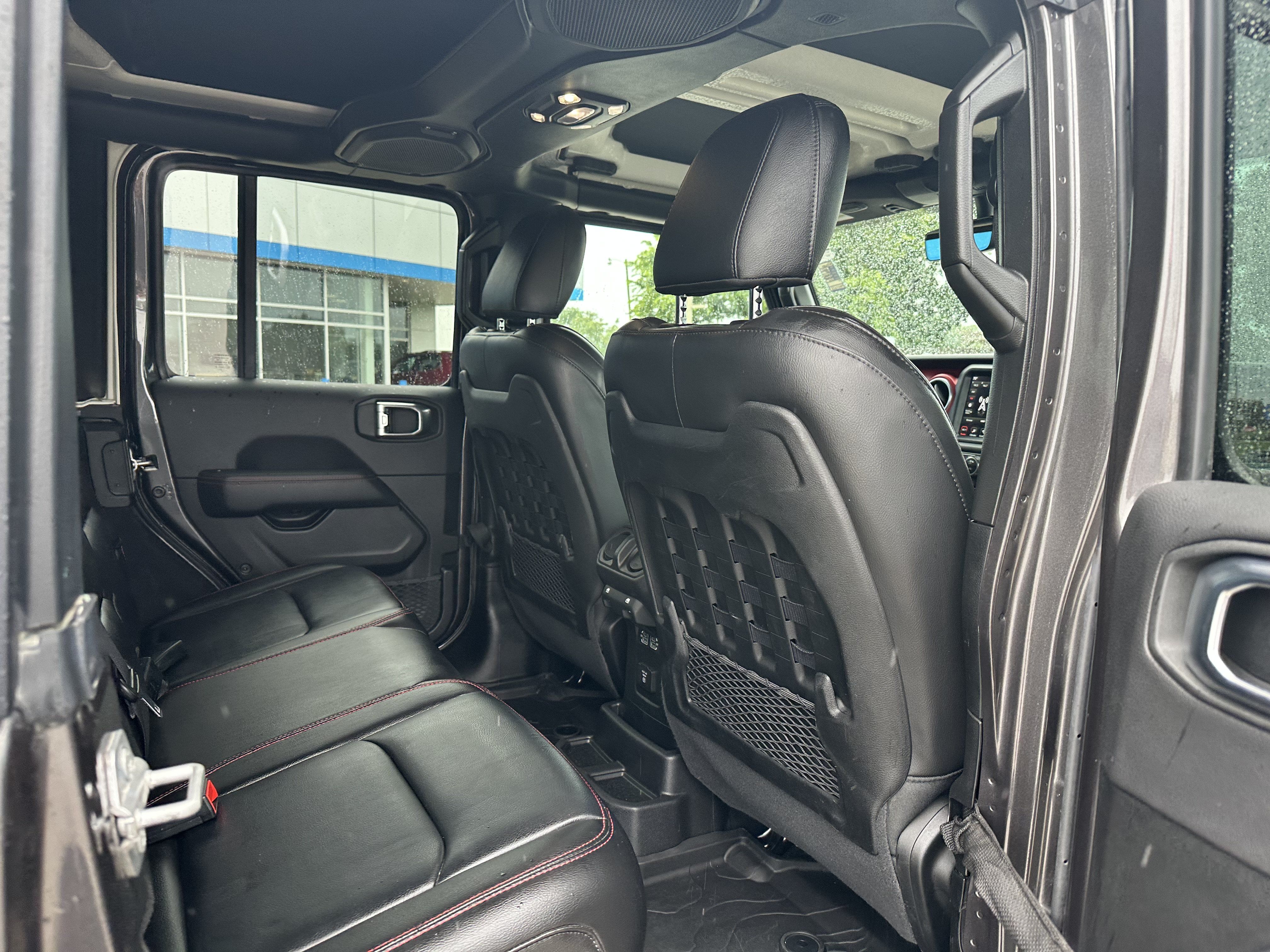 Used 2023 Jeep Wrangler Unlimited Rubicon w/ Cold Weather Group AWD/4WD image 31