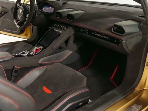Used 2023 Lamborghini Huracan Tecnica image 35