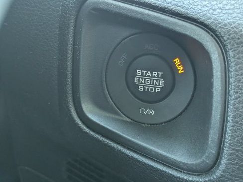 Used 2024 Jeep Wrangler Unlimited w/ Convenience Group AWD/4WD image 35