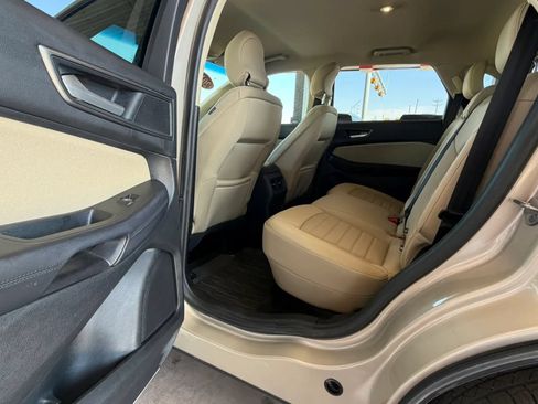 Used 2018 Ford Edge SE w/ Cargo Accessory Package FWD image 25