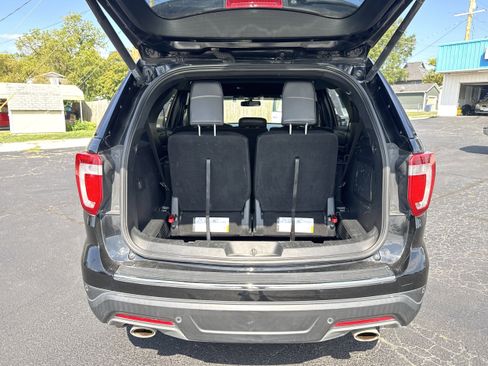 Used 2018 Ford Explorer XLT w/ Equipment Group 202A image 11