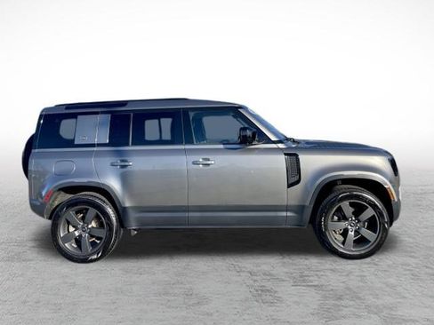 Used 2022 Land Rover Defender 110 S AWD/4WD image 4