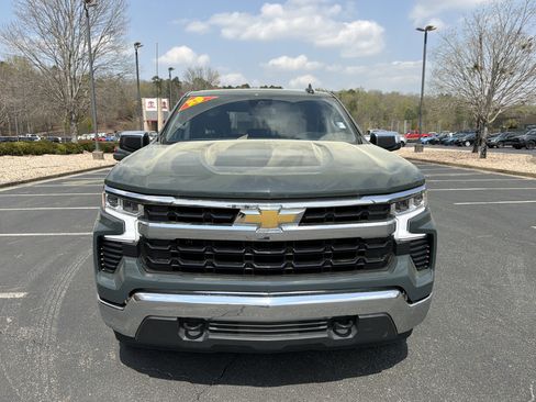 Used 2025 Chevrolet Silverado 1500 LT image 2