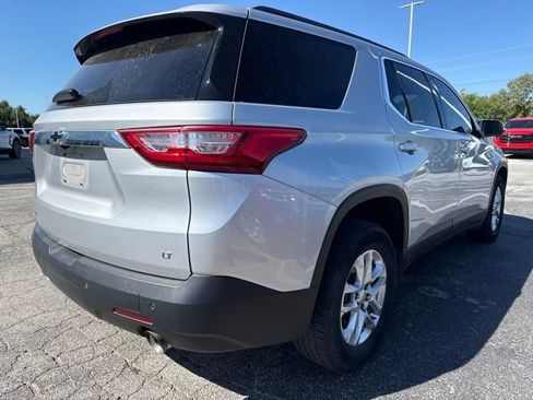 Used 2021 Chevrolet Traverse LT FWD image 2