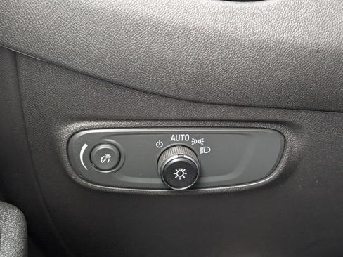 Used 2023 Chevrolet Equinox RS w/ RS Leather Package FWD image 28