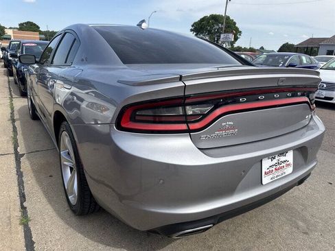 Used 2018 Dodge Charger R/T RWD image 5