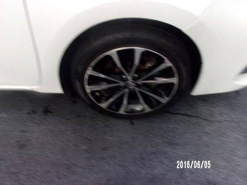 Used 2018 Toyota Corolla SE FWD image 11