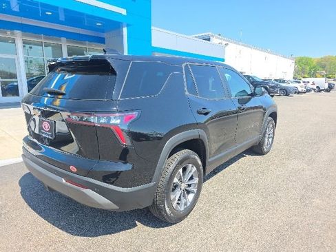 New 2026 Chevrolet Equinox LT w/ Convenience Package II AWD/4WD image 7