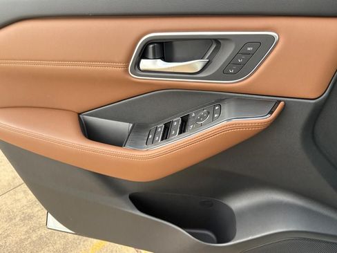 New 2026 Nissan Rogue Platinum AWD/4WD image 17